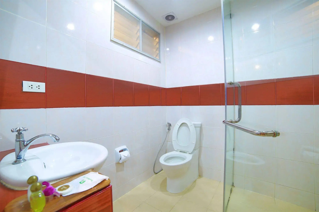 Lotus Hotel Patong