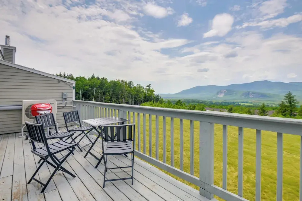 Newly Renovated Bartlett Condo w/ Mountain Views!