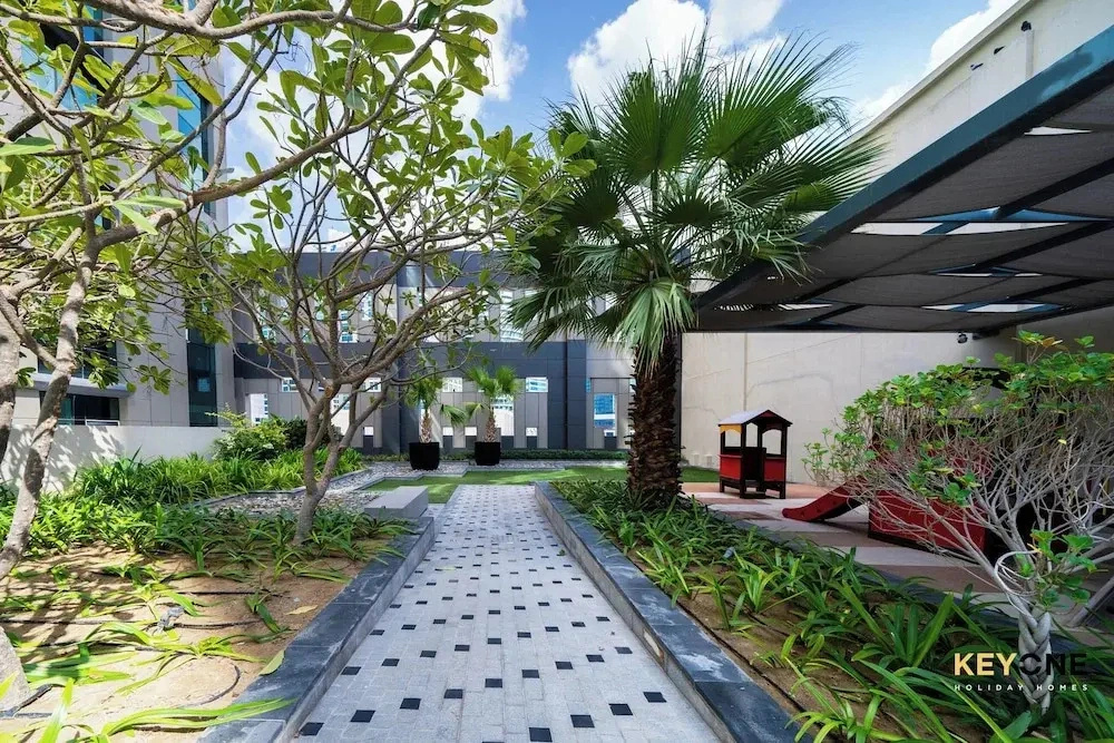 The Cosmopolitan Spacious Studio
