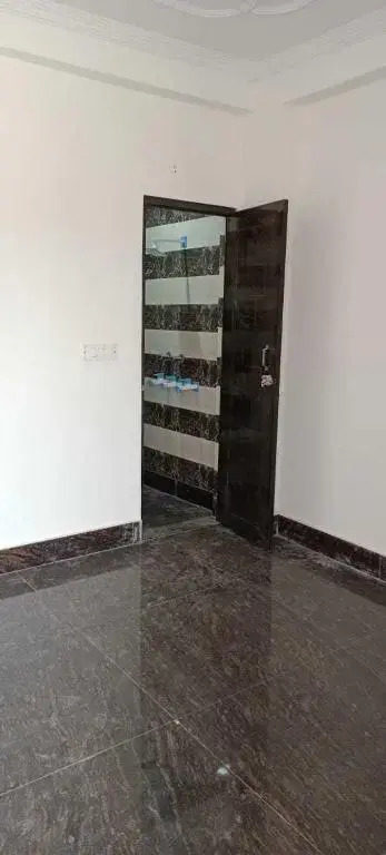 POP 89621 Hotel Yuvraj Place