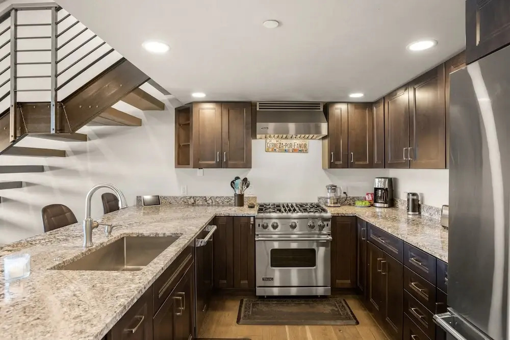 Central Aspen Condo Walk to Gondola & Ruby Park - LC5
