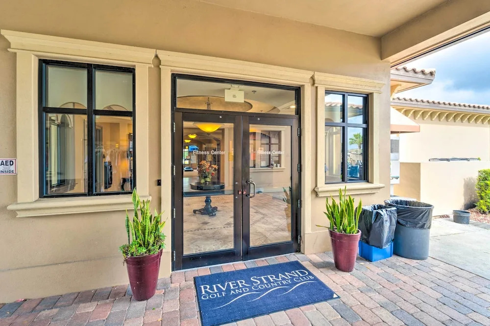 Classy River Strand Condo w/ Country Club Access!