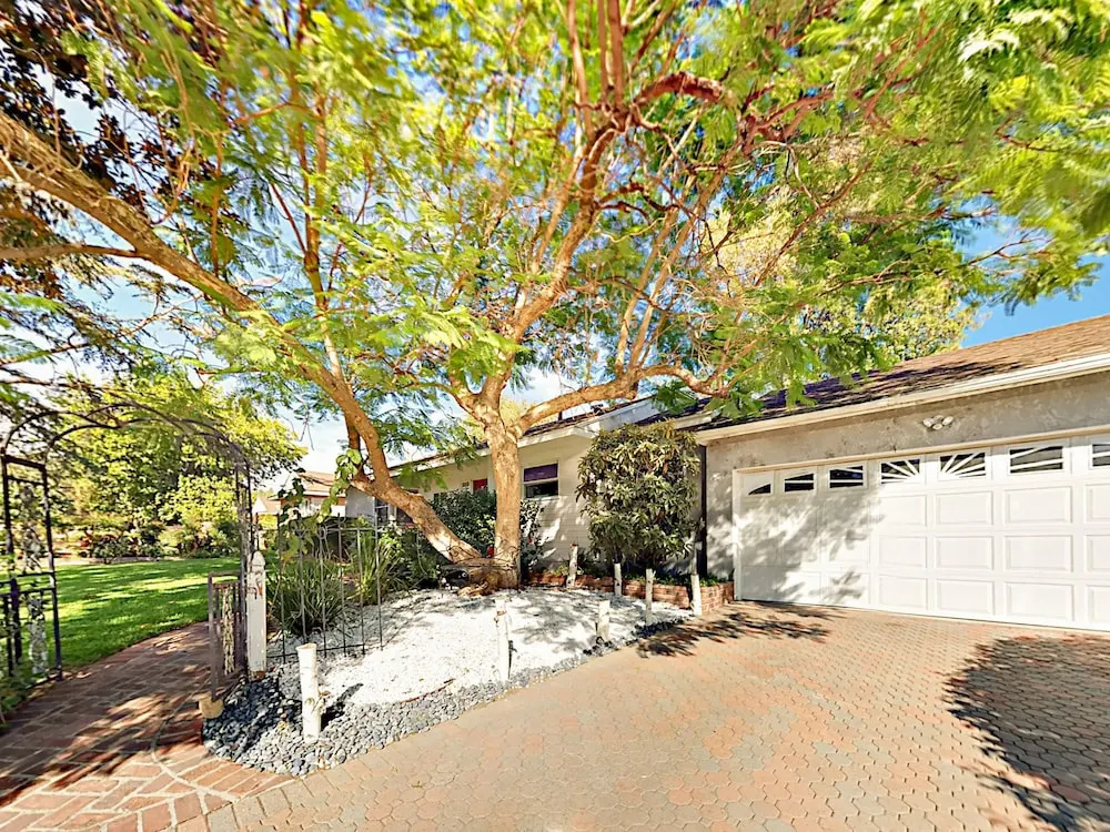 Charming Lake Balboa - 3 Br Home