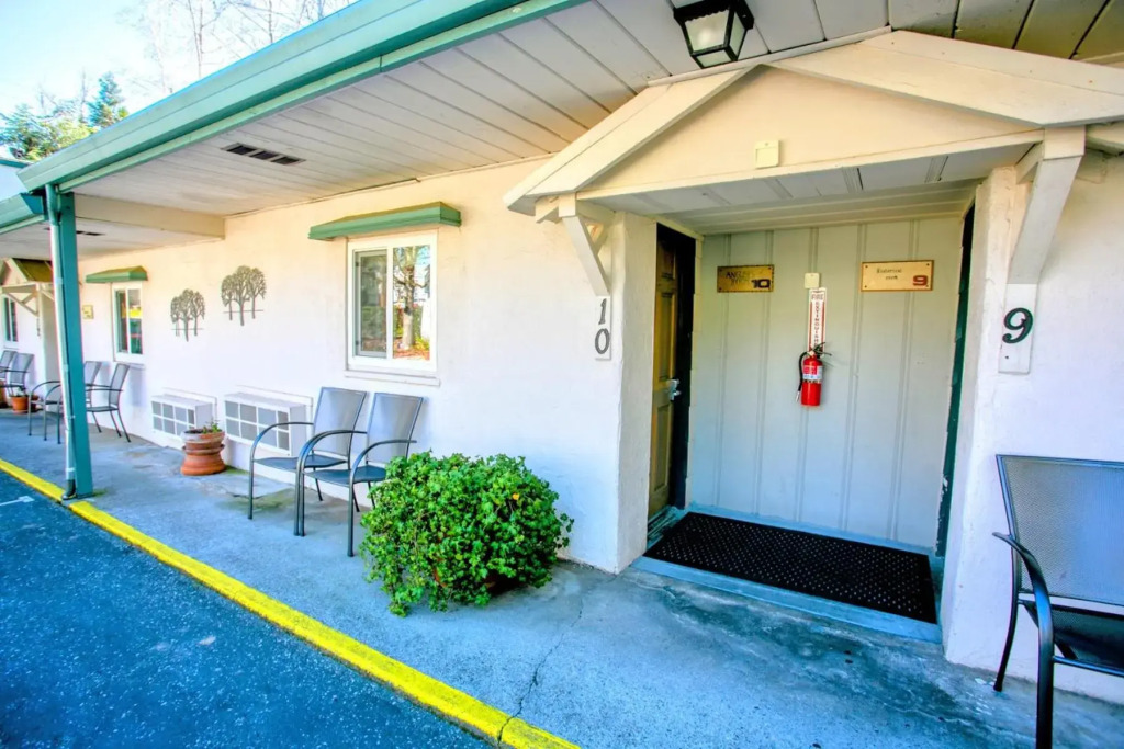 Outside Inn