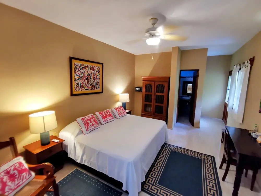 Casa Quetzal Hotel