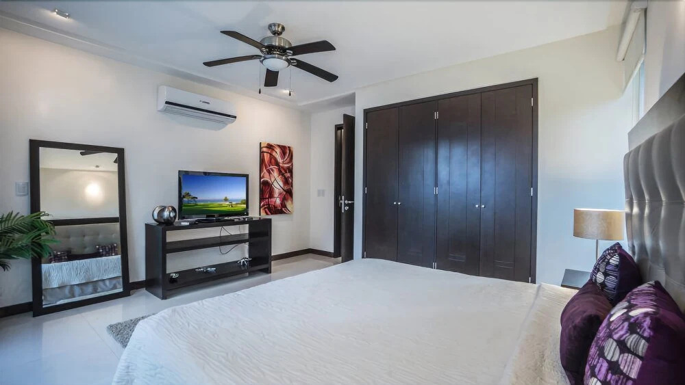 Oasis 12-Boutique 1 Bedroom in the heart of Playa del Carmen