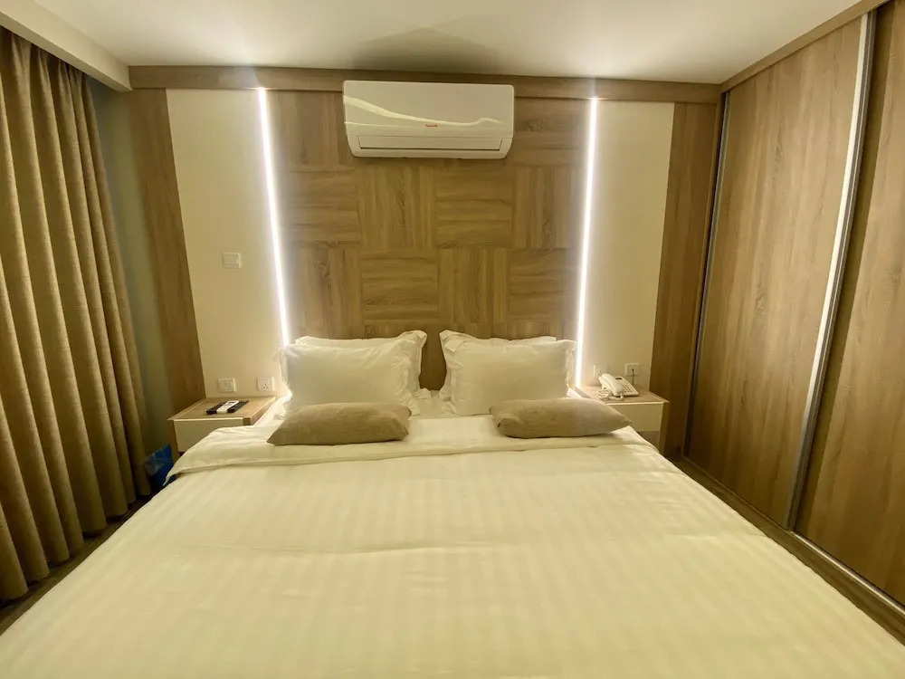Alena Hotel