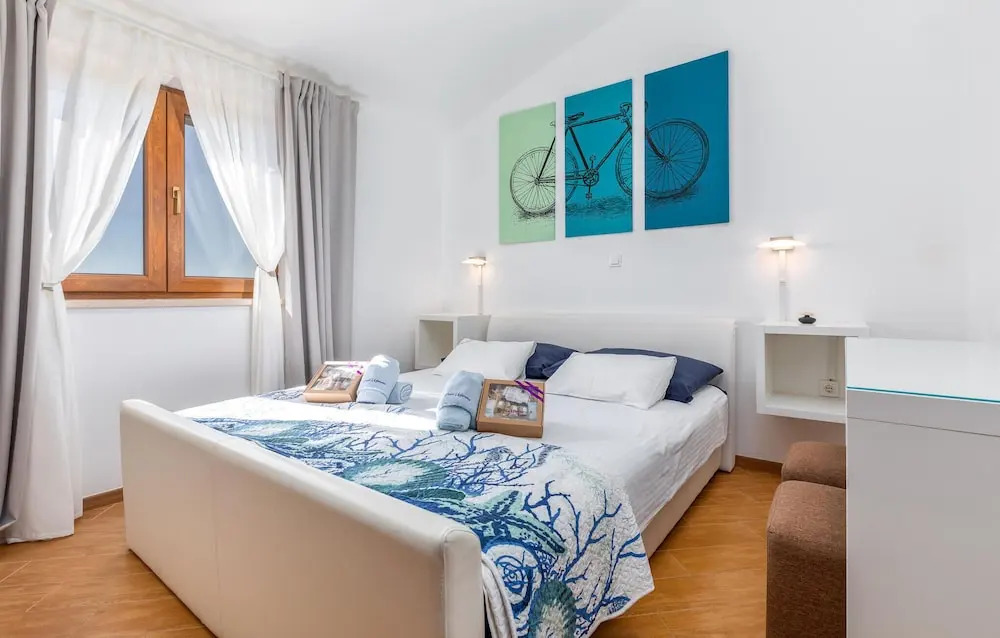 Awesome Home in Sarici With Outdoor Swimming Pool, Wifi and 4 Bedrooms