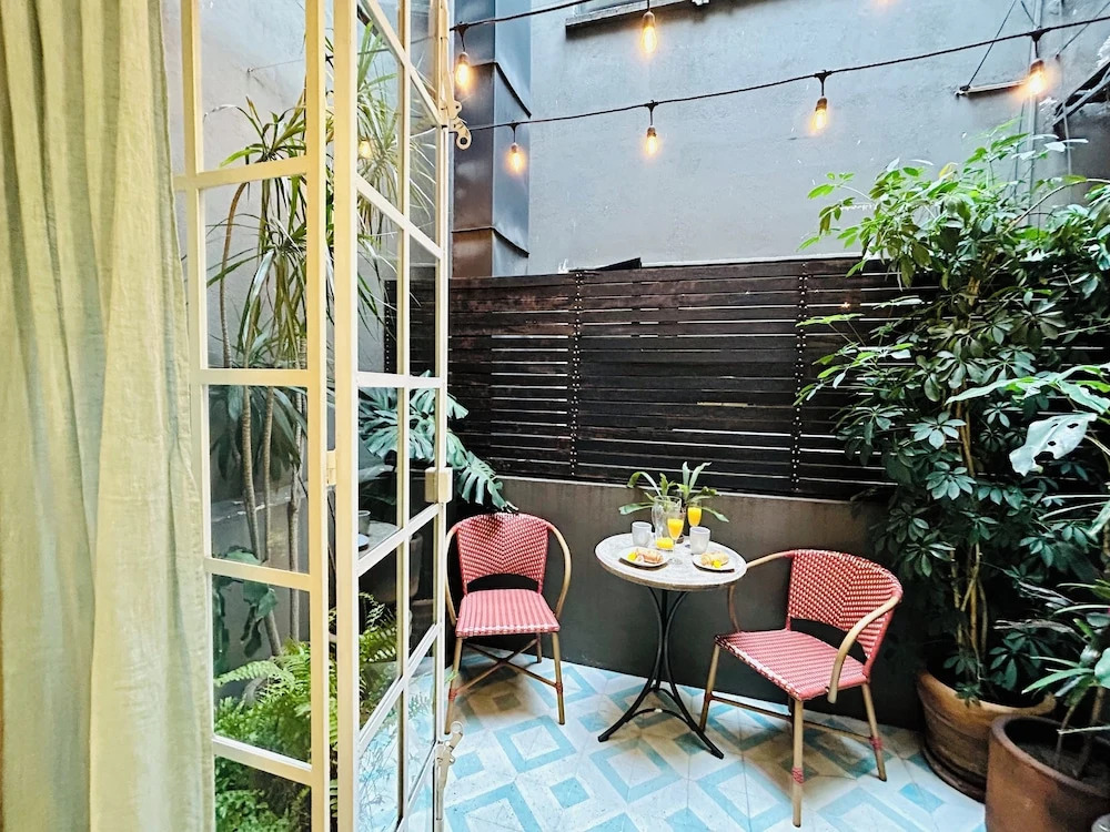 Deco Housing Luxury Rentals in Roma Norte