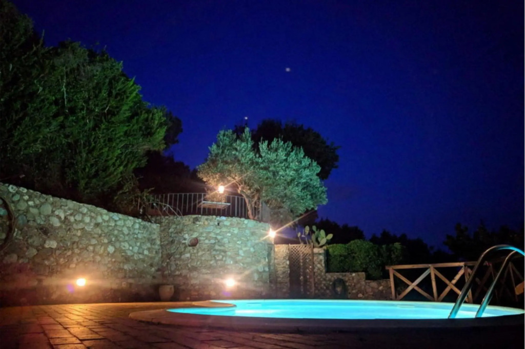 Villa with private pool beside the beaches of Tyrrhenian sea-Villa dei Feaci