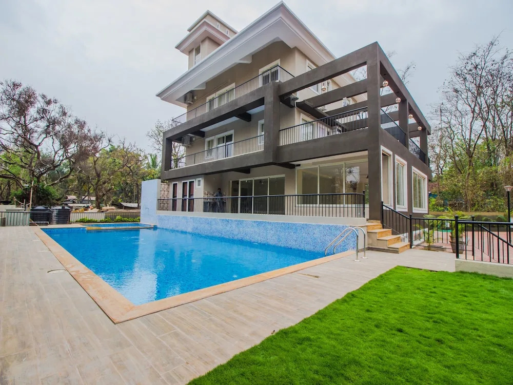 OYO 12702 Home Spacios 2 BHK Anjuna