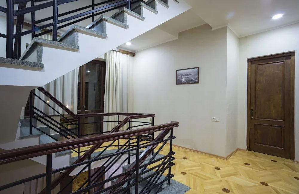 Hotel 9 rooms