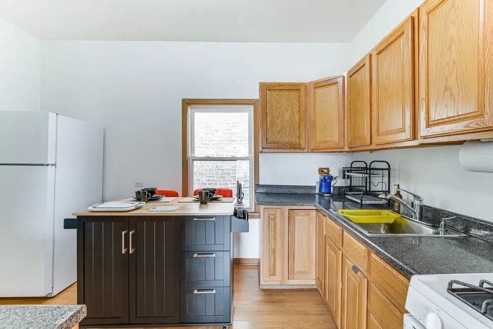 Pet Friendly: 8 Mi to Chicago - Fenced Backyard!