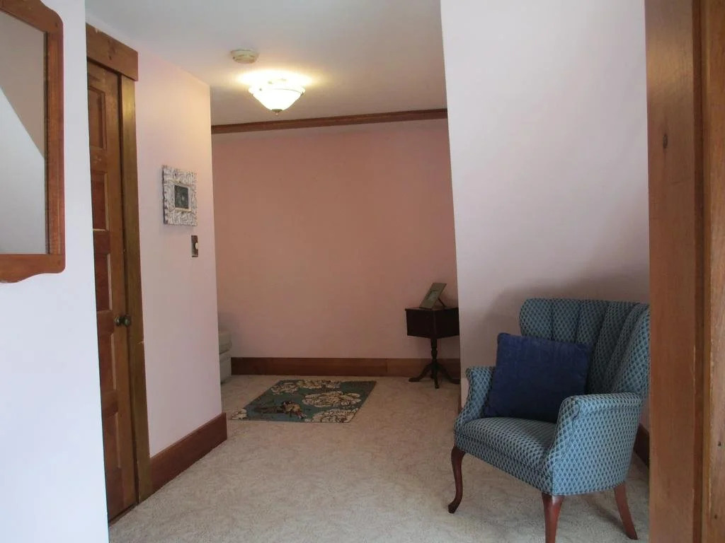 Follansbee Inn
