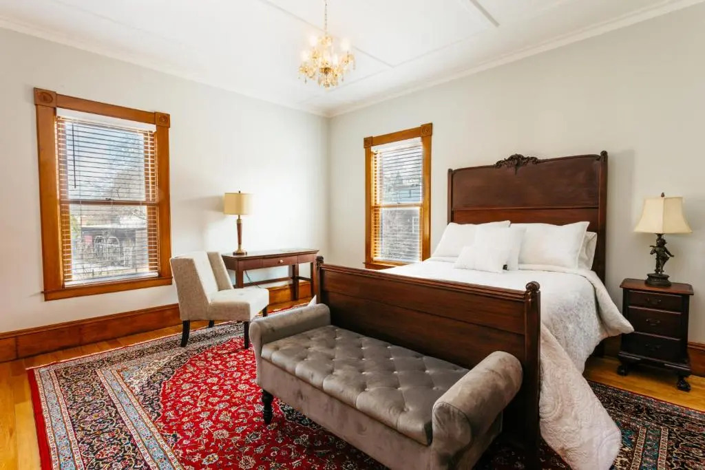 Reynolds House Inn