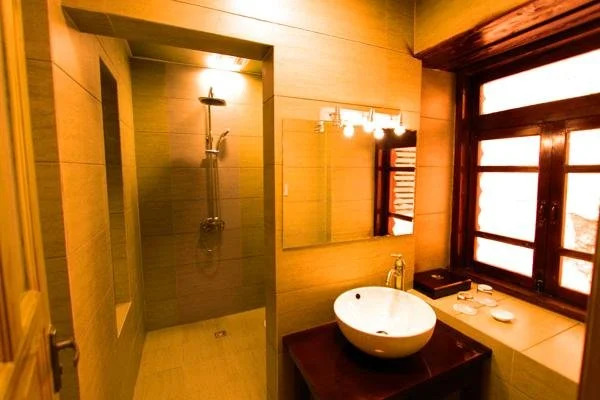 Shangri La Balagezong Lover Valley Hotel