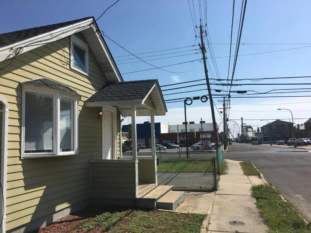 Newly Renovated 2 Bedroom House