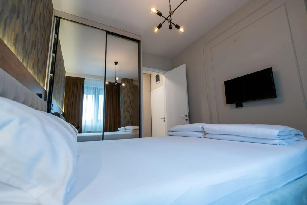 GRAND LUX APARTMENTS