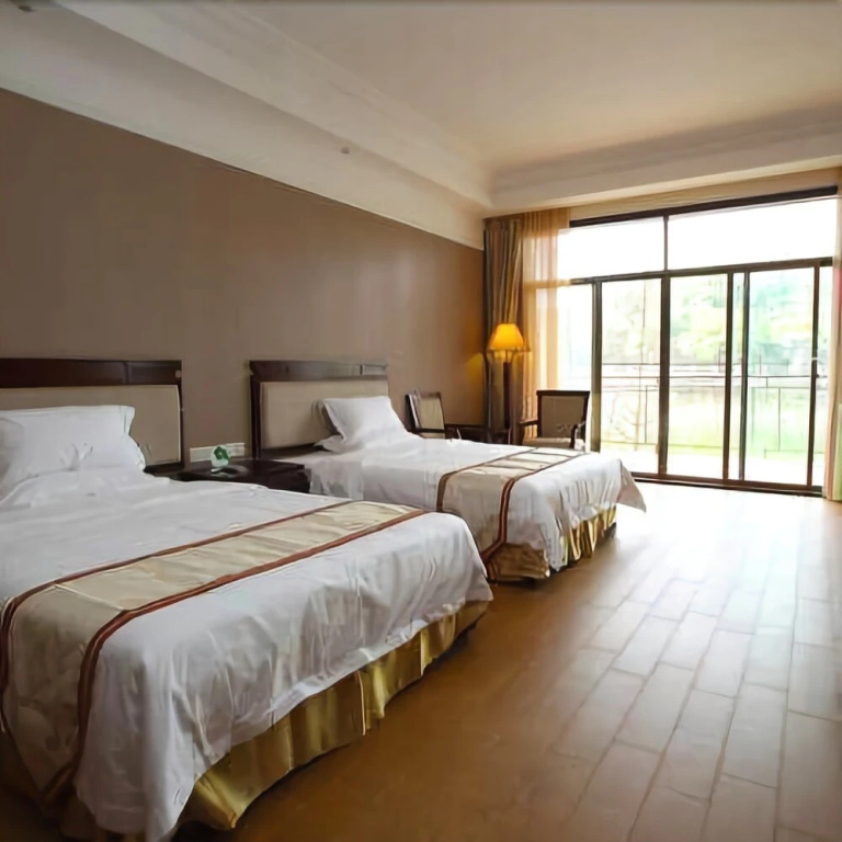 Longhu Island Hotel