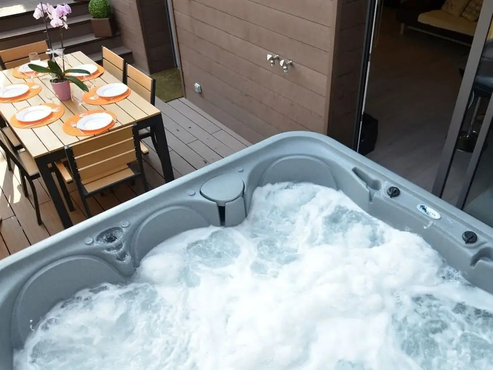Jacuzzi 38C Sauna Privé - Climatisation