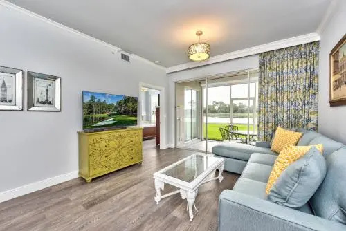 Bologna - renovated first floor 2BR condo in GreenLinks! Lake and golf views, resort pool, jacuzzi, gym and tennis access! Near Naples beaches, dining, shopping and Marco Island area, perfect for guests who value convenience, comfort and nature!
