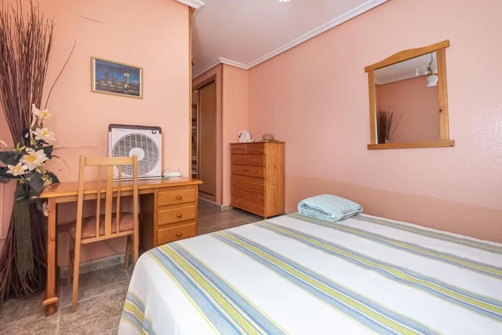 Ático familiar para 3/4px con terraza y Parking en Torrevieja