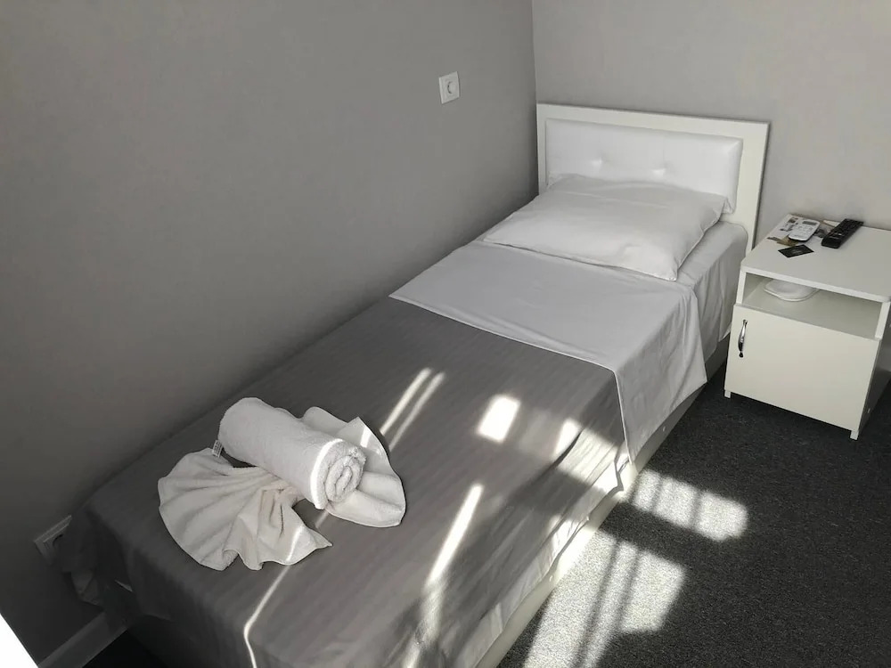 MEDELEAN HOTEL