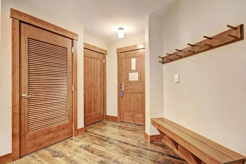 One Ski Hill Place S8325
