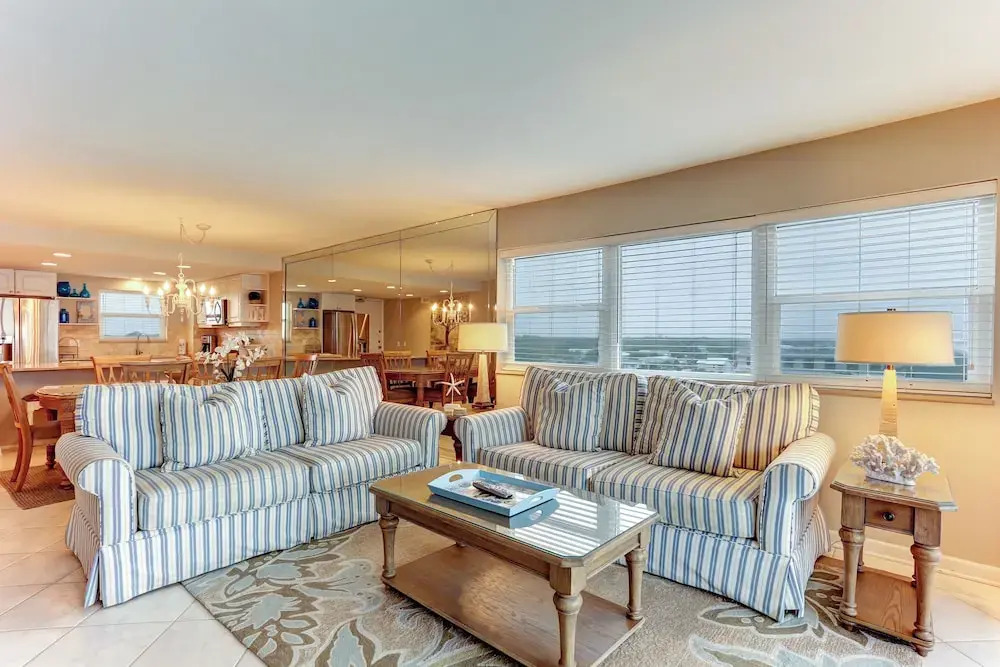 7th Floor, Corner Property on the top Floor With Easy Beach Access Exclusive Fishing Pier