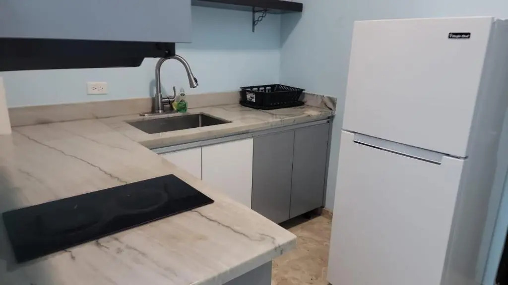 Near beach, restaurant and bars Sleeps 6 with 2baths