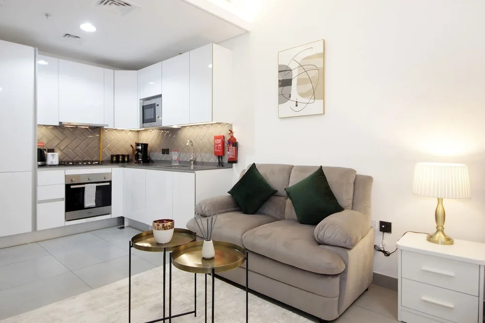 Executive Studio Seven