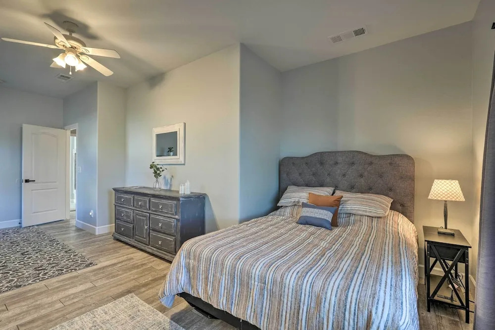 Hot Tub, Game Room! North Phoenix Desert Gem