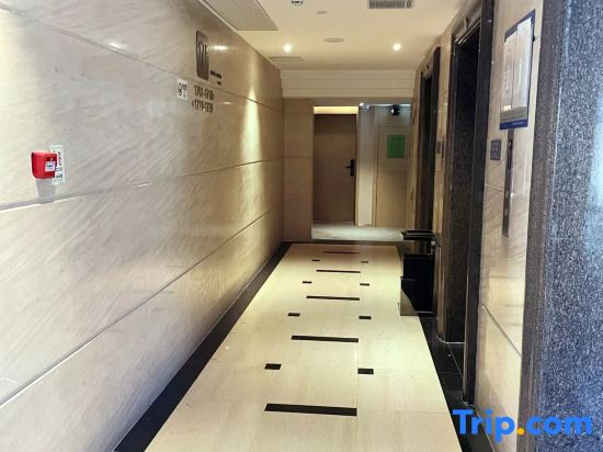 Hangtai Hotel (Shenzhen Window Of The World Baishizhoumetro No Station Branch)