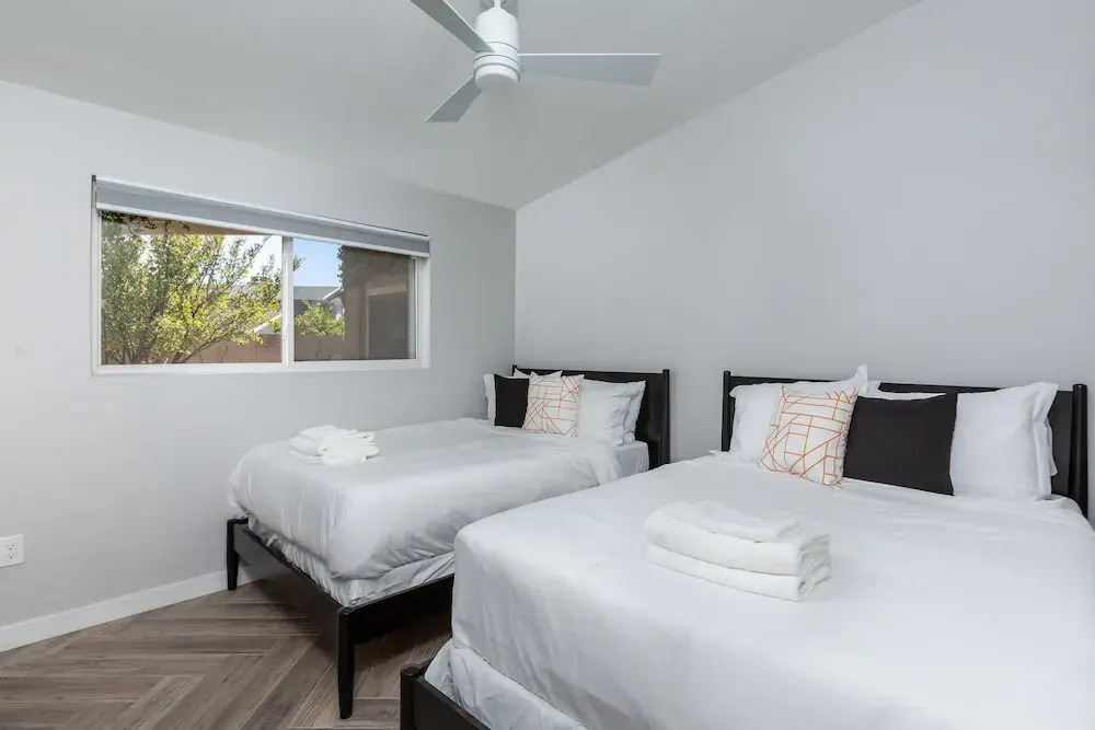 Sunhaven -pool Heat Available - Walk to Old Town