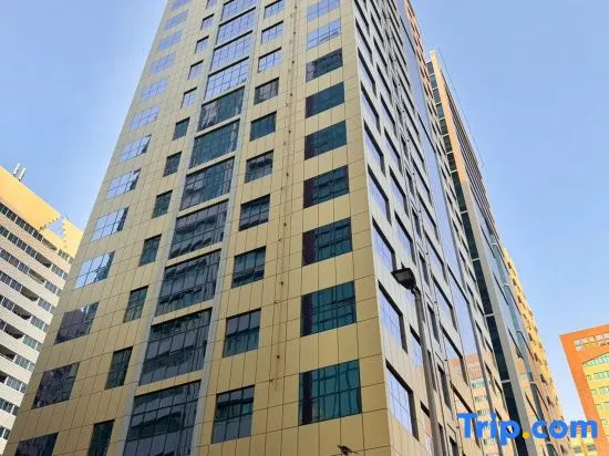 Luxury Apartment At Palette Al Zahiyah Tower Near Abu Dhabi Mall With Pool And Gym