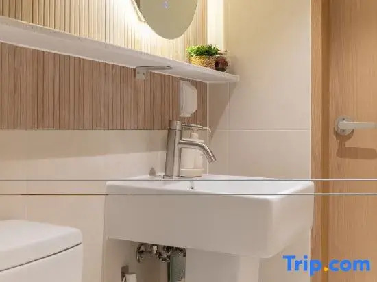 Stay Loop Stay Loop Cozy two-room stay in the center of Seoul, luggage storage available