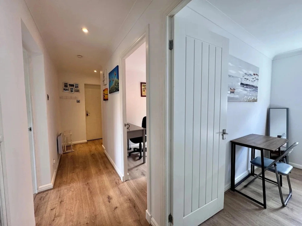 Mariners Apartment by Week2Week