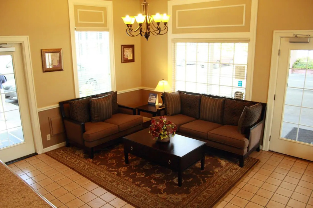 Best Western Lakewood- Historic Landmark