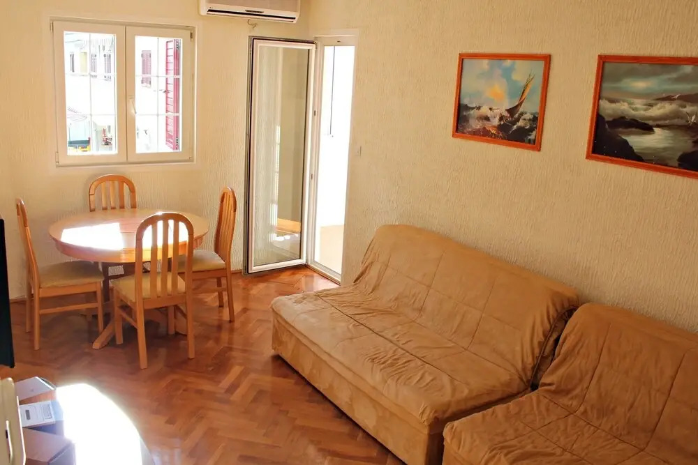 Sunny Family Apartment