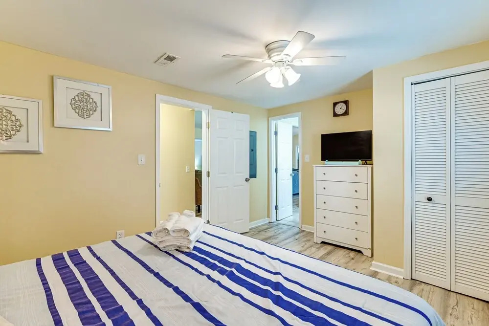 Walk to Ocean: Lovely Myrtle Beach Getaway