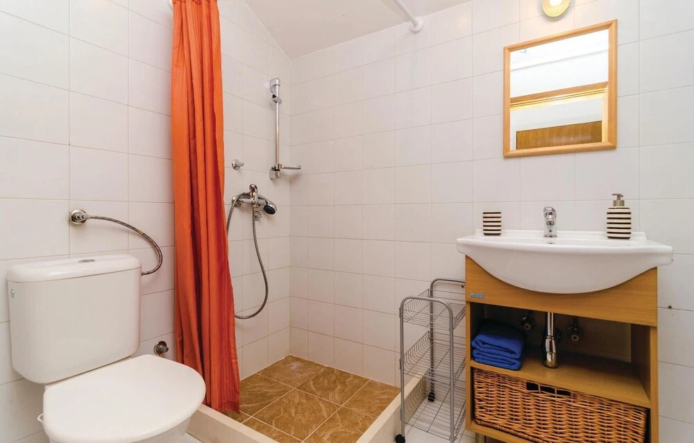 Nice Home in Orasac With Wifi and 6 Bedrooms