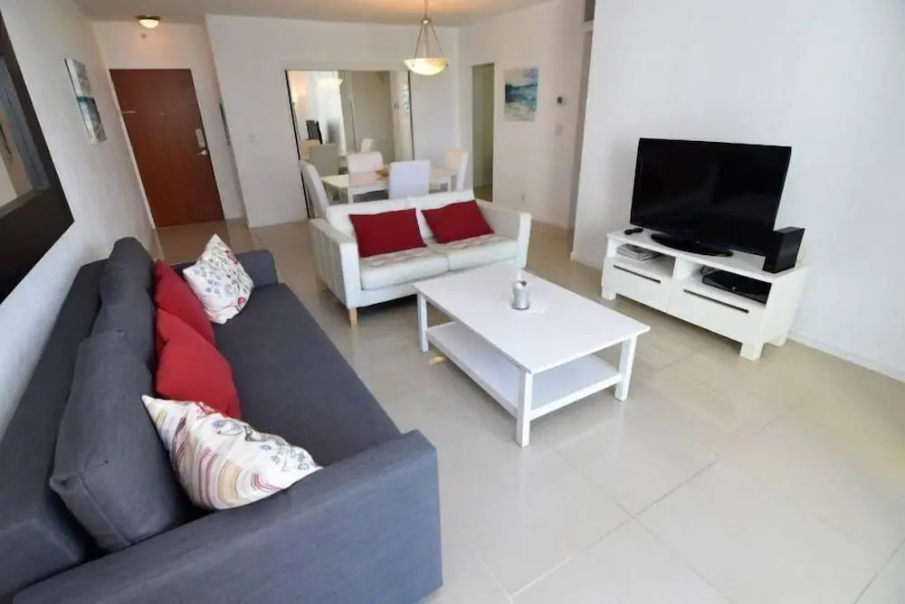 Hallandale Condo, Partial Ocean View Direct Beach and Pool Access Hollywood Beach
