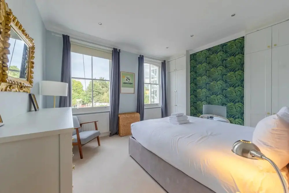 Stylish 2 Bedroom Home in Islington With Garden