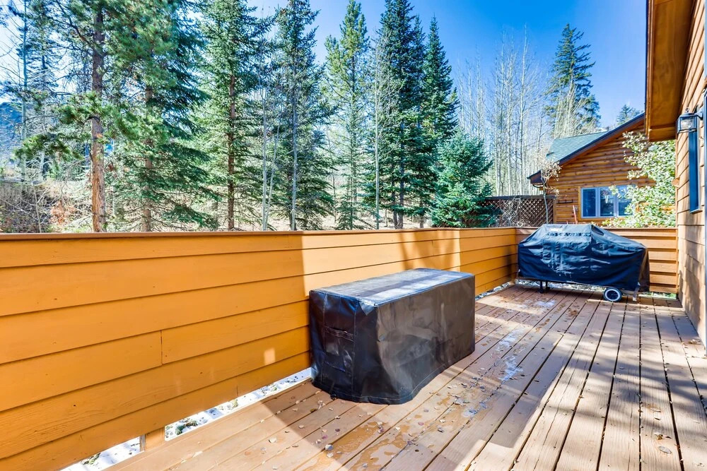 New Listing! 2-unit Getaway W/ Heated Garages 6 Bedroom Duplex
