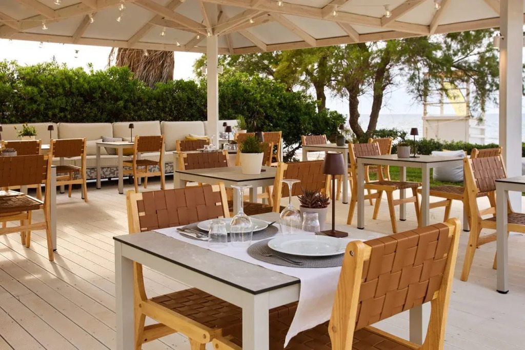 Maravel Star Art Hotel