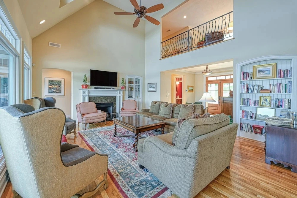 Soulshine Smith Mountain Lake - Lakefront Home With Amazing Views