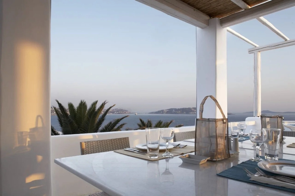 Suntouch Suites ‘’by Checkin’’ Adults Only