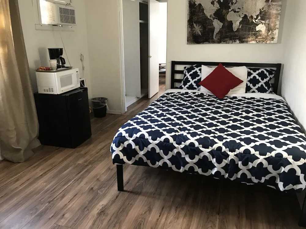 Mojave Trails Inn and Suites