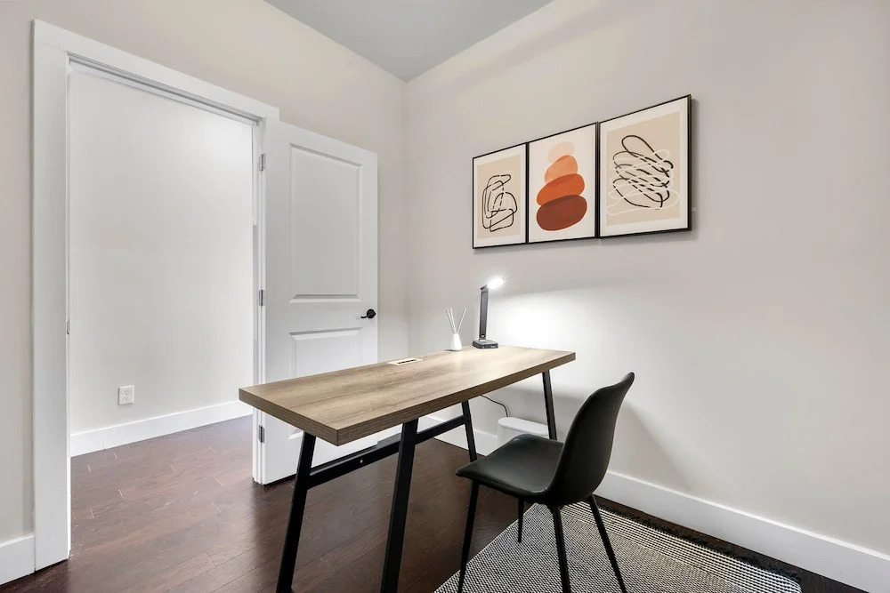 New Luxury Family Friendly Home Centrally Located