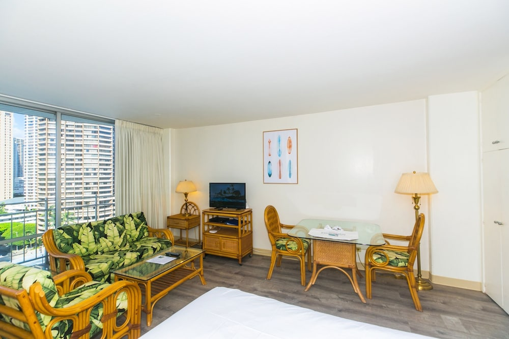 Ilikai Marina Studio City View Condos with Fully Equipped Kitchens & Free Wifi